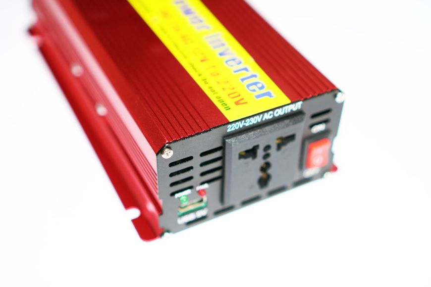Преобразователь (инвертор) 12V-220V 2000W Red 1053 фото